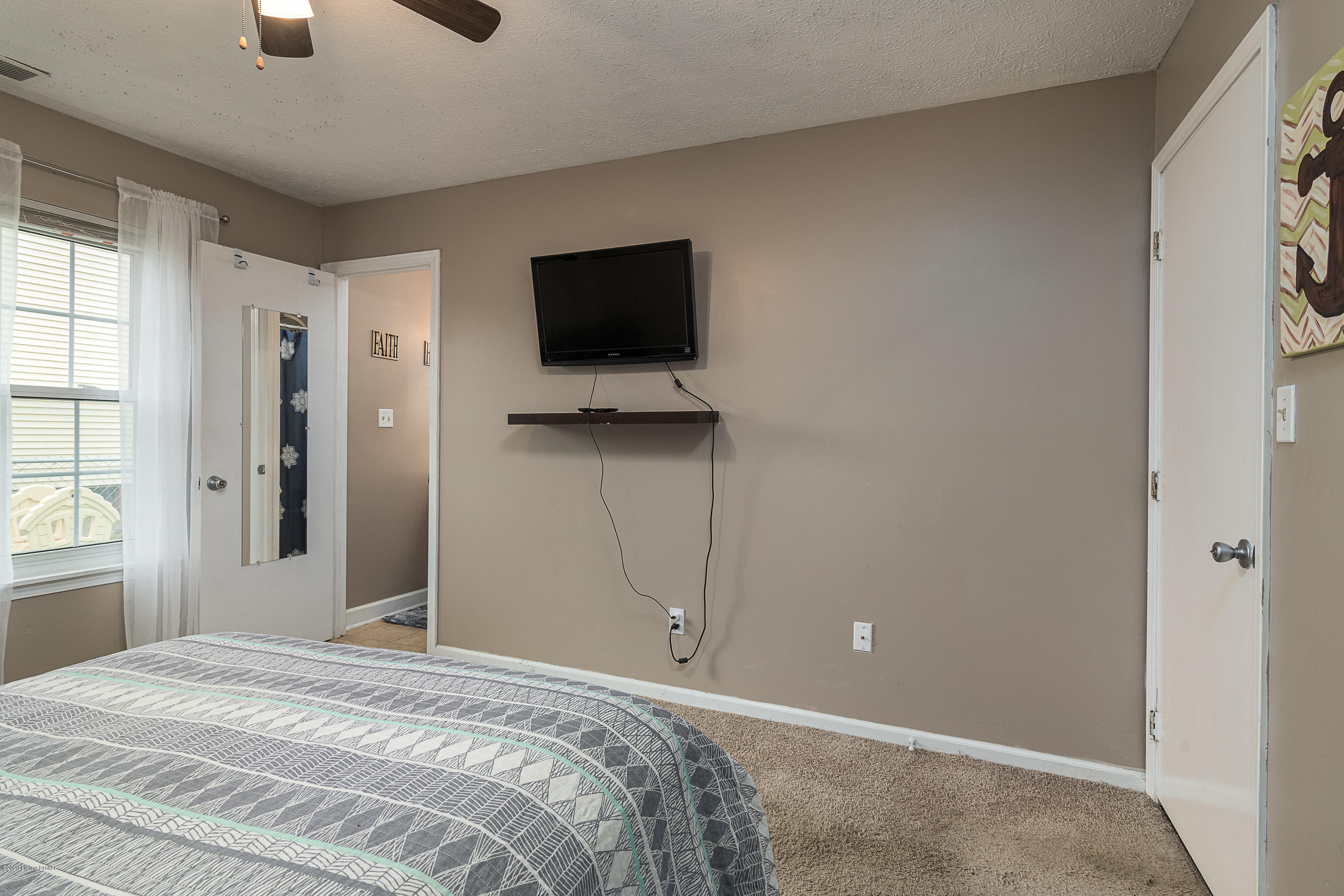 12227 Ridgemont Road Louisville, KY 40229 - Photo 19 of 26 DHI-16