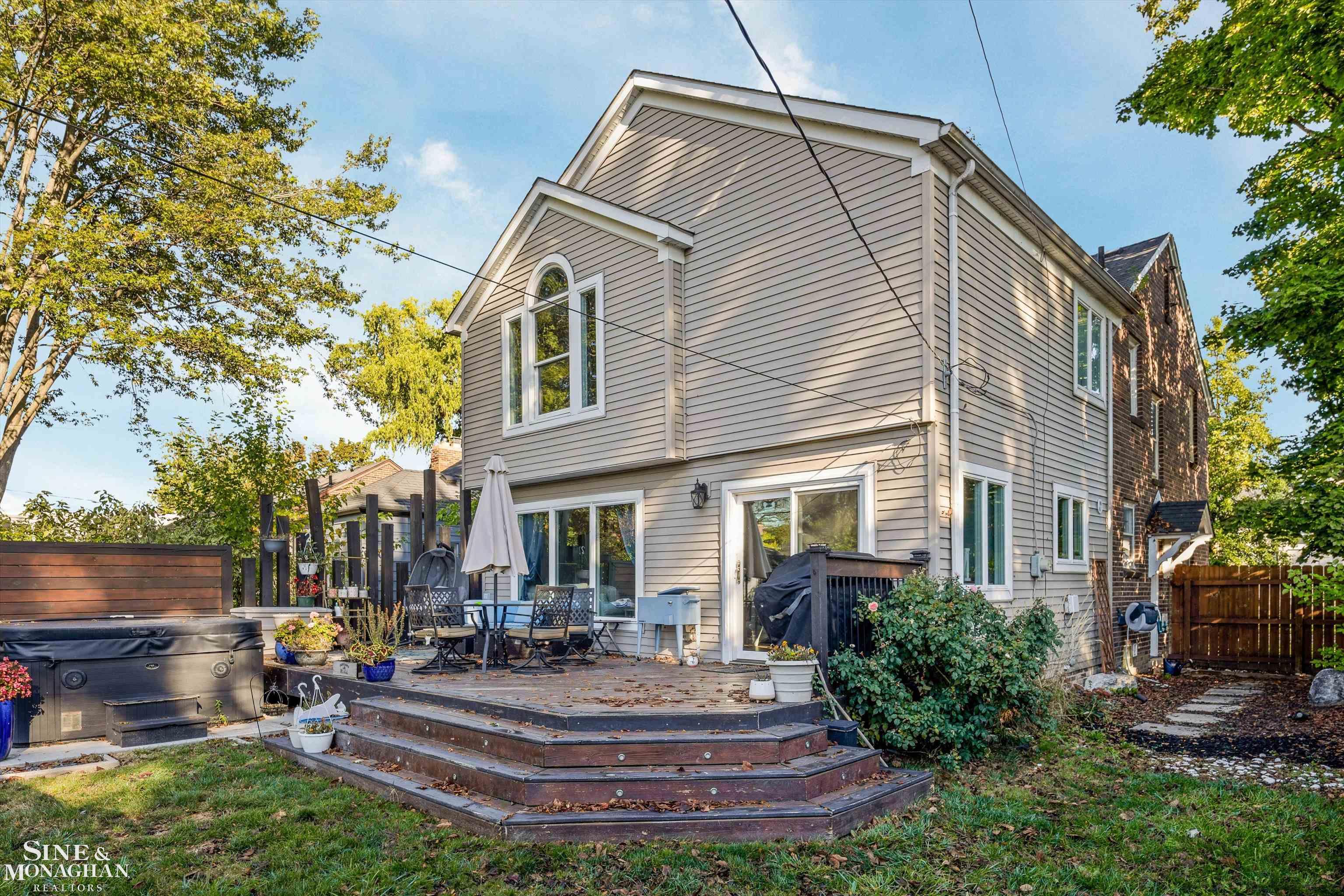 1291 Roslyn Road Grosse Pointe Woods, MI 48236 - Photo 33 of 39