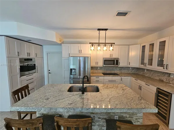 $4,200 | 11384 Northwest 84th Terrace, Doral, FL 33178