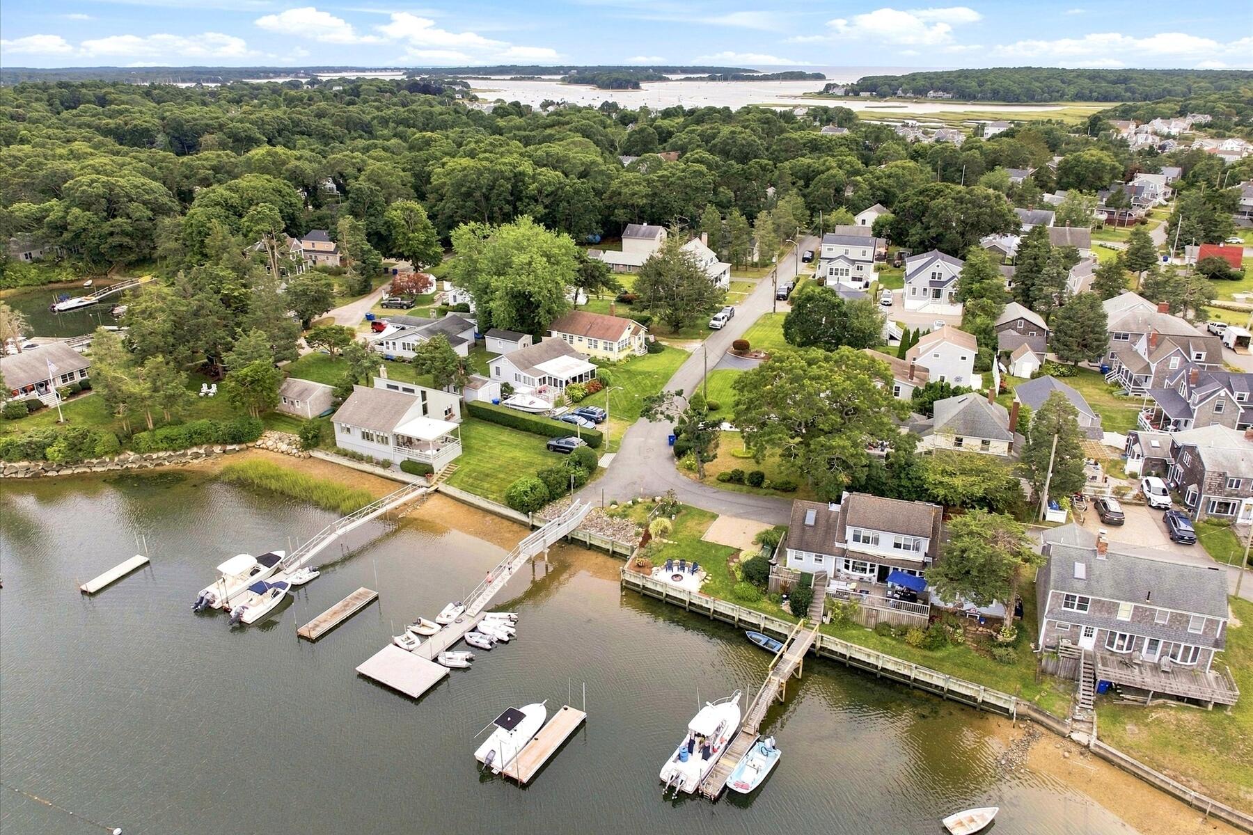 50 Tideway Road Pocasset, MA 02559 - Photo 32 of 37 32-50_Tide_Way_032