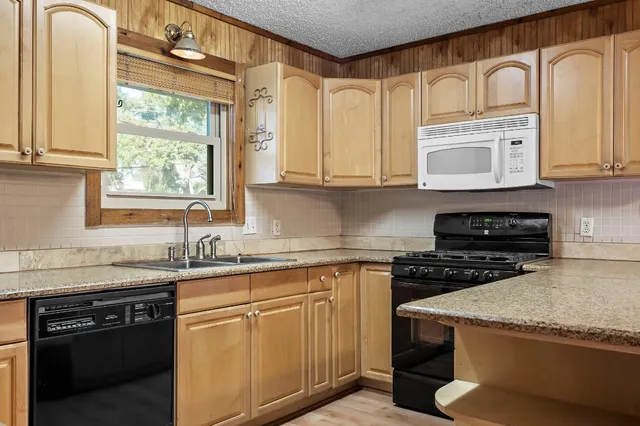 $350,000 | 901 Berrywood Drive, Austin, TX 78753