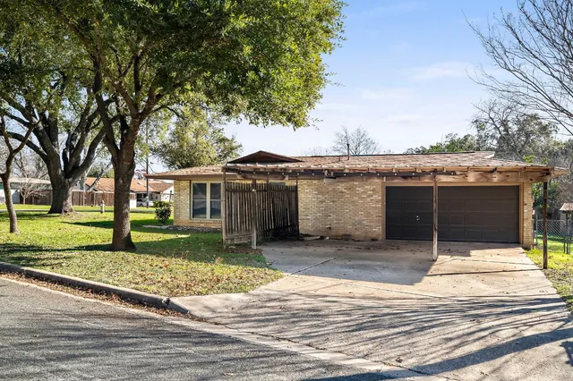 $350,000 | 901 Berrywood Drive, Austin, TX 78753