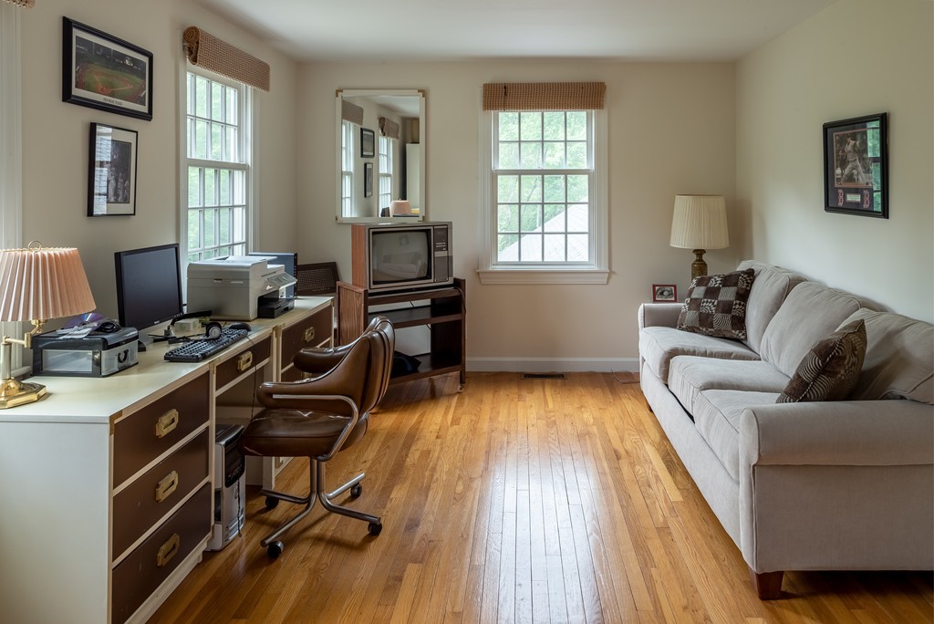 103 Jericho Road, Unit 103 Weston, MA 02493 - Photo 5 of 7