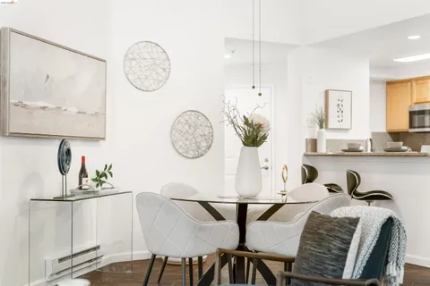 $344,000 | 280 Caldecott Lane, Unit 321, Oakland, CA 94618