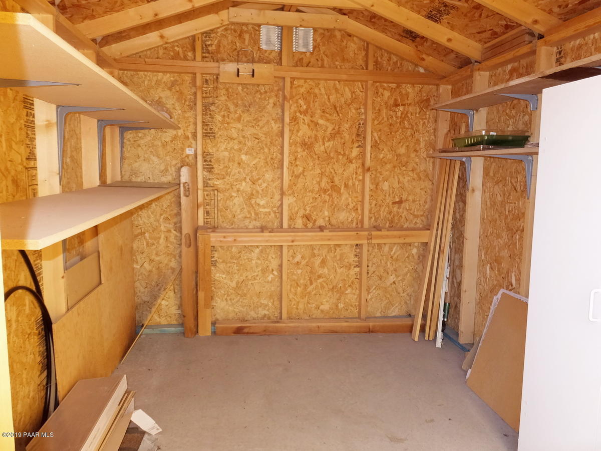 11950 Rawhide Ridge Dewey, AZ 86327 - Photo 36 of 37 a view of a door