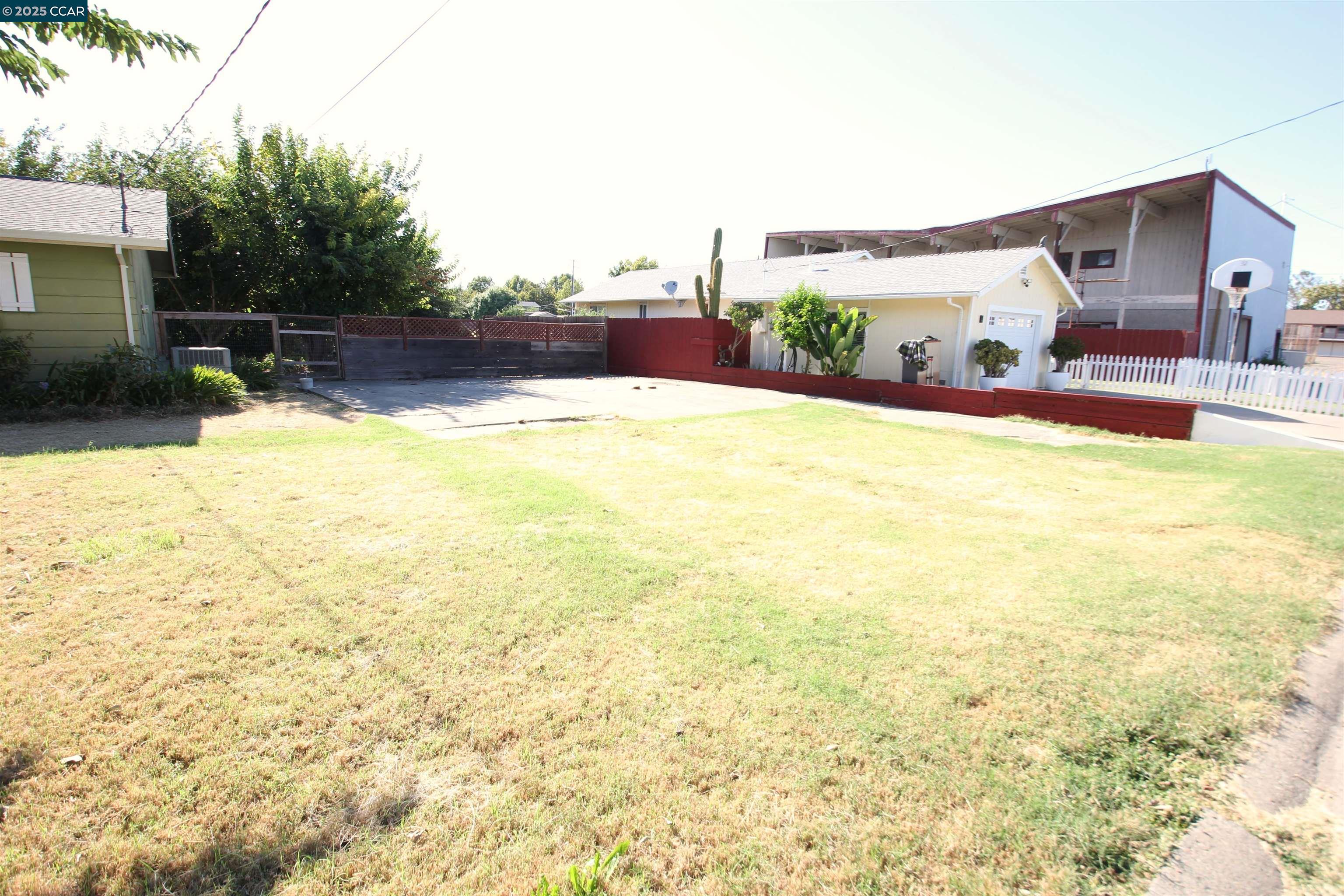 10 School Street Isleton, CA 95641 - Photo 23 of 23 a view of a swimming pool with a patio