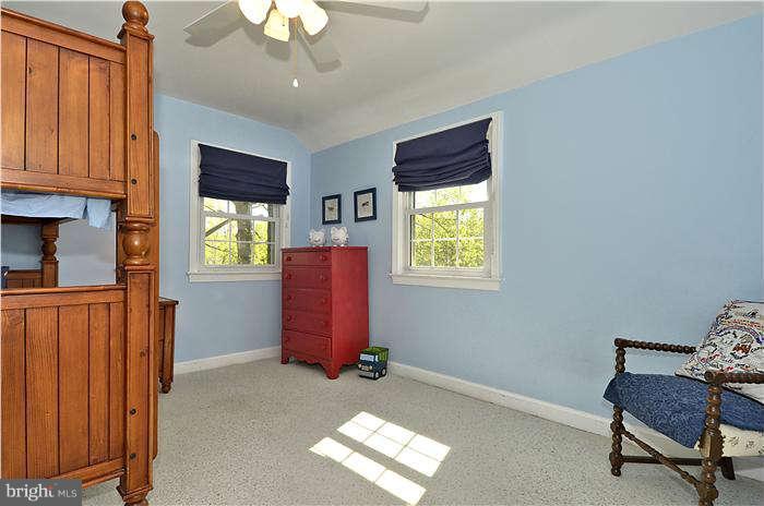 9503 St Andrews Way Silver Spring, MD 20901 - Photo 21 of 30 a living room with furniture and a window