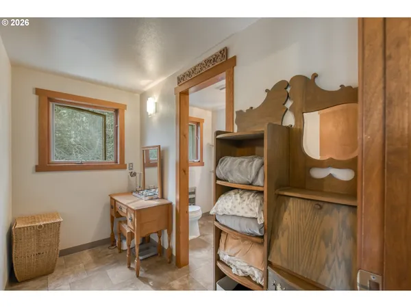 $1,300,000 | 16493 Northeast Major Lane, Yamhill, OR 97148