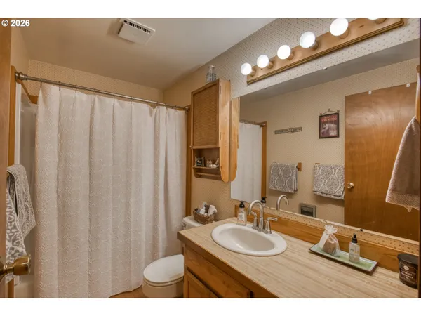 $1,300,000 | 16493 Northeast Major Lane, Yamhill, OR 97148