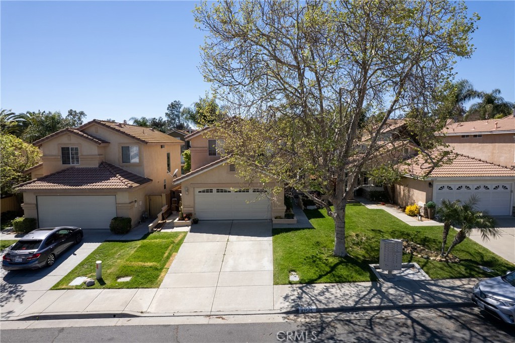 43545 Corte Logrono Temecula, CA 92592 - Photo 30 of 49 a front view of house with yard and green space