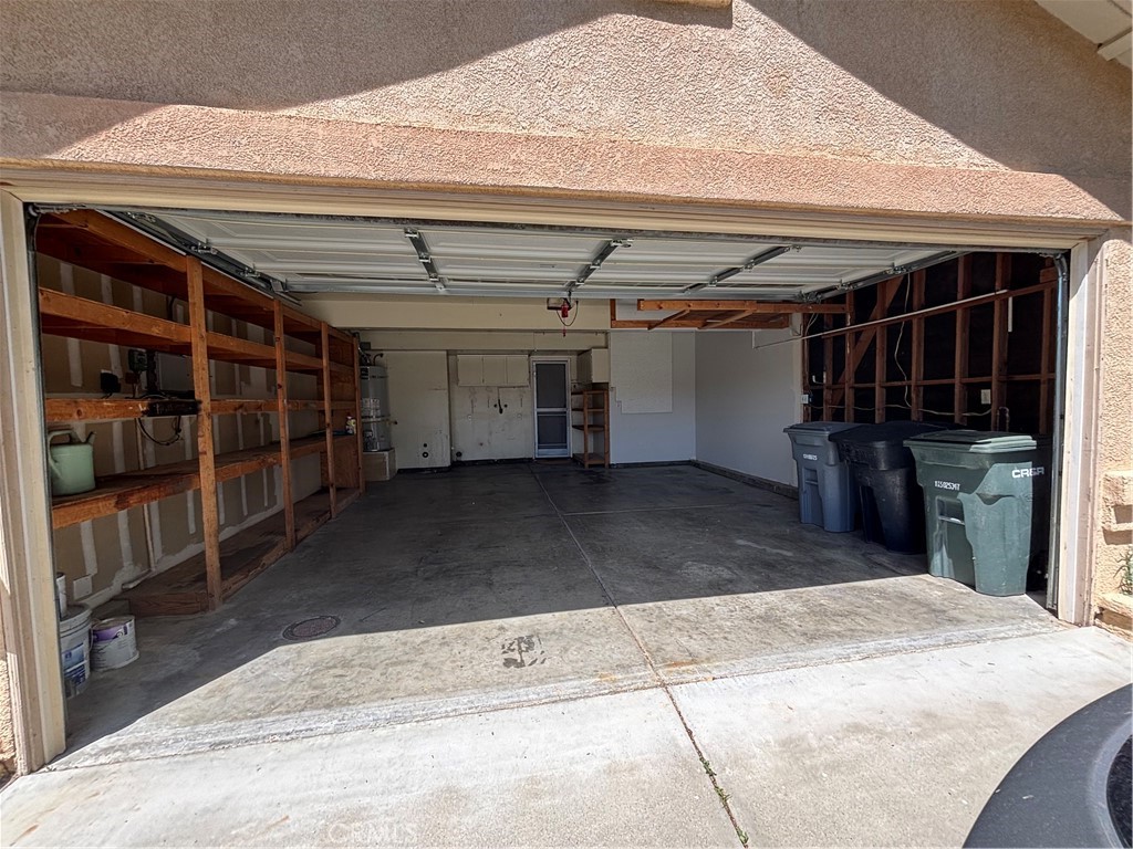 43545 Corte Logrono Temecula, CA 92592 - Photo 38 of 49 a view of a garage