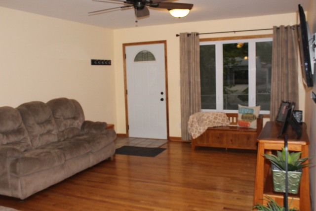 321 MacGregor Road Lockport, IL 60441 - Photo 3 of 18