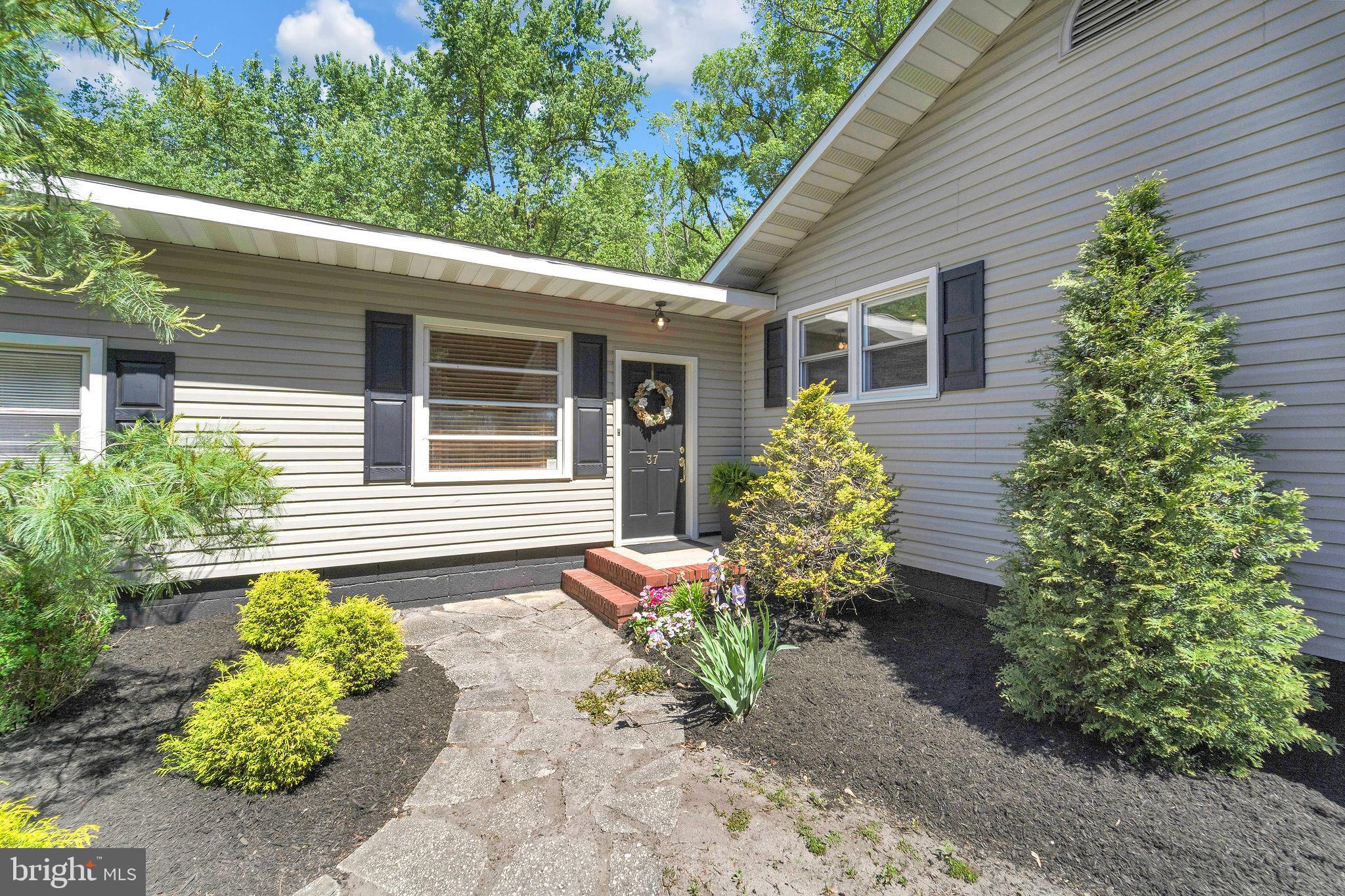 37 Skeet Road Medford, NJ 08055 - Photo 3 of 40 Front door
