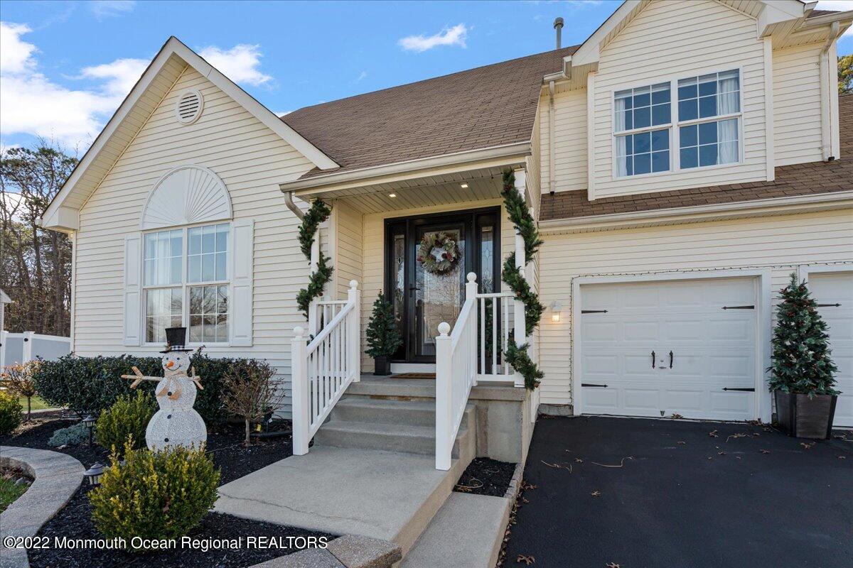 7 Springgate Court Little Egg Harbor, NJ 08087 - Photo 2 of 26 04-SMV_7SpringgateCt-04