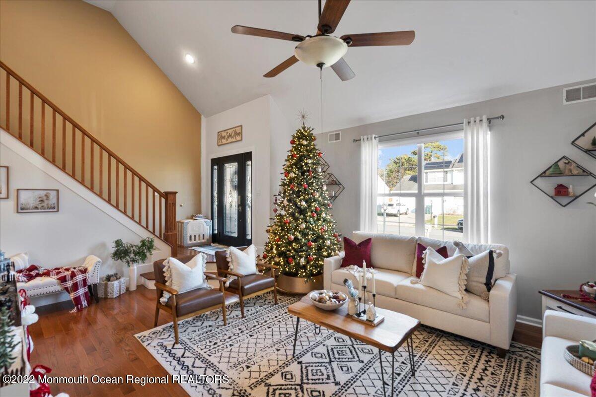 7 Springgate Court Little Egg Harbor, NJ 08087 - Photo 4 of 26 06-SMV_7SpringgateCt-06