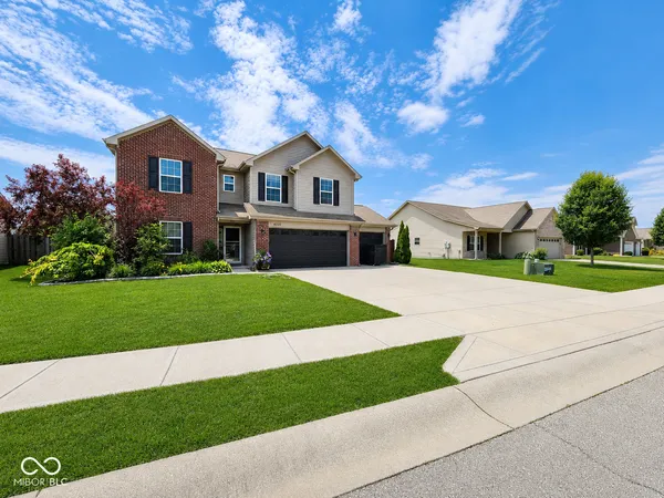 $393,500 | 8325 Ballyshannon Drive, Brownsburg, IN 46112
