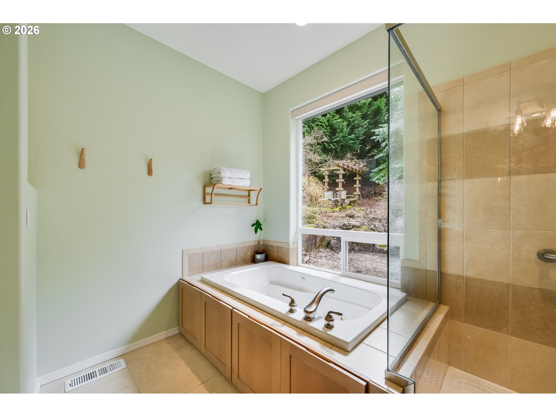 2520 Northwest 29th Avenue Camas, WA 98607 - Photo 25 of 36 Owner's Suite Bathroom