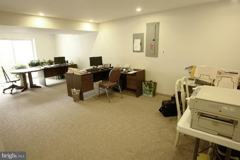 9212 Huntmaster Road Gaithersburg, MD 20882 - Photo 15 of 30 Recreation Room