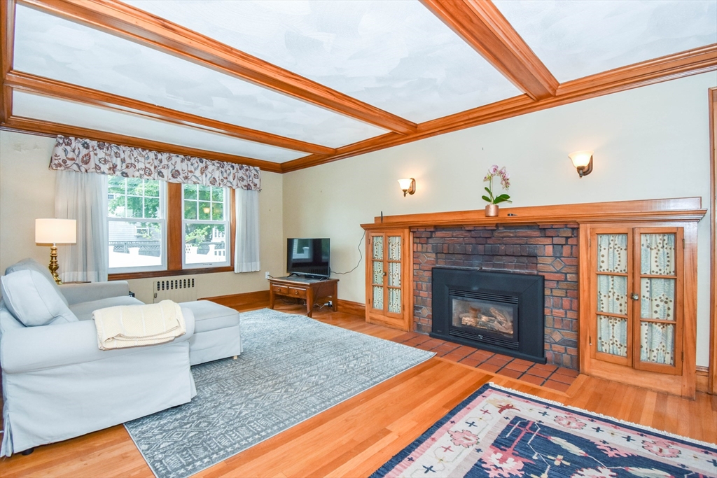 36 Whittier Road Medford, MA 02155 - Photo 2 of 26