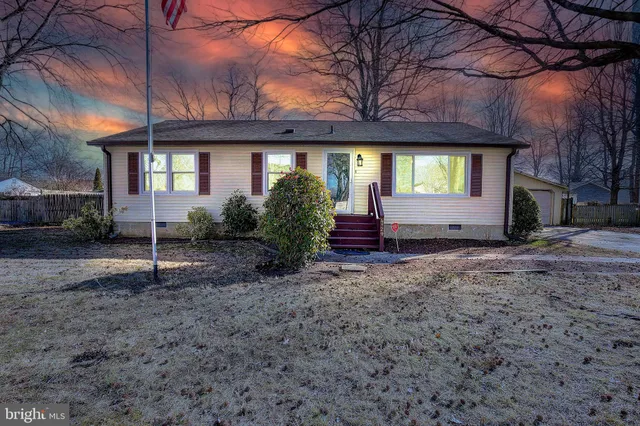 $395,000 | 4929 Aspen Street, Shady Side, MD 20764