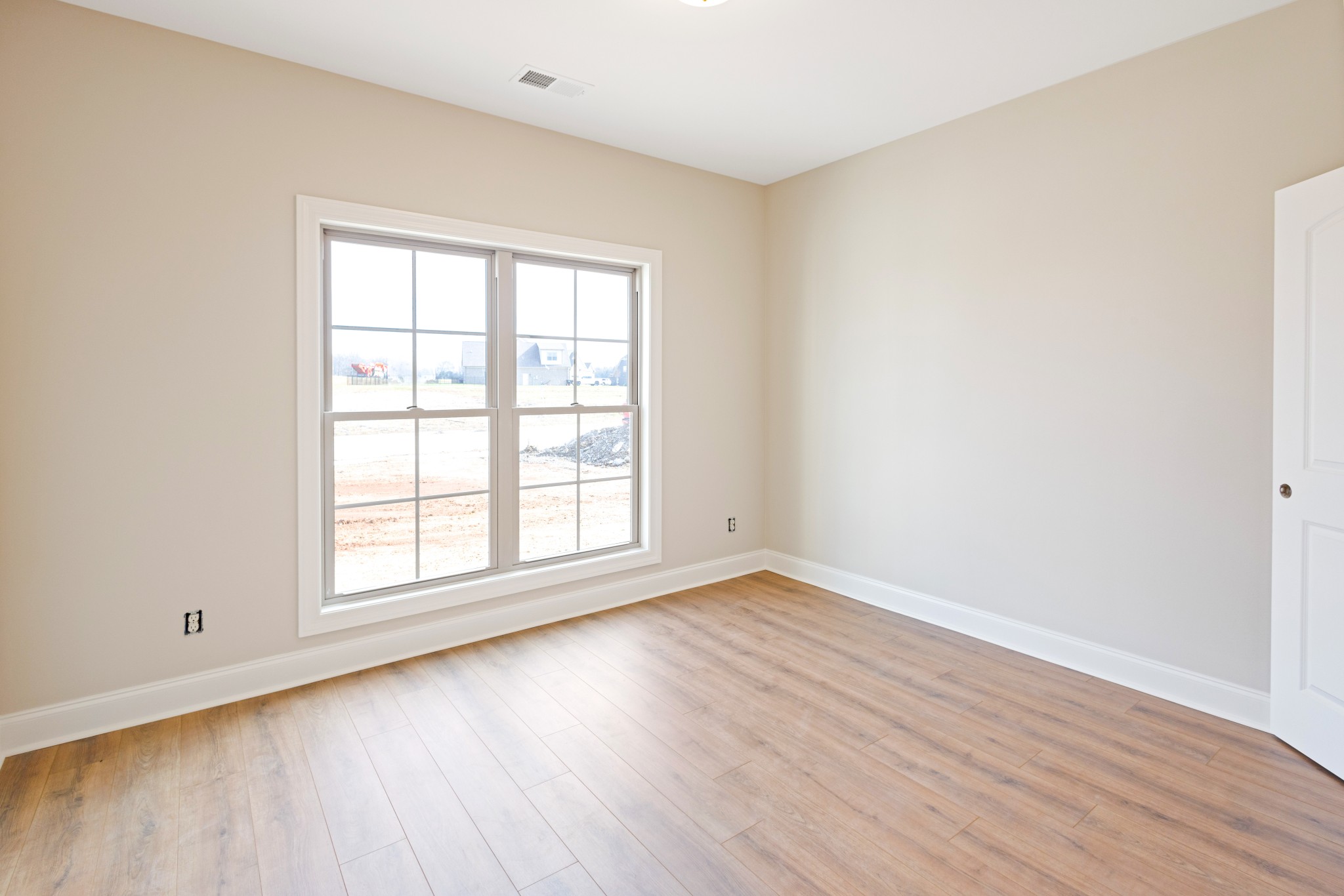 5552 Sinclair Street Murfreesboro, TN 37127 - Photo 11 of 18 an empty room with wooden floor and window