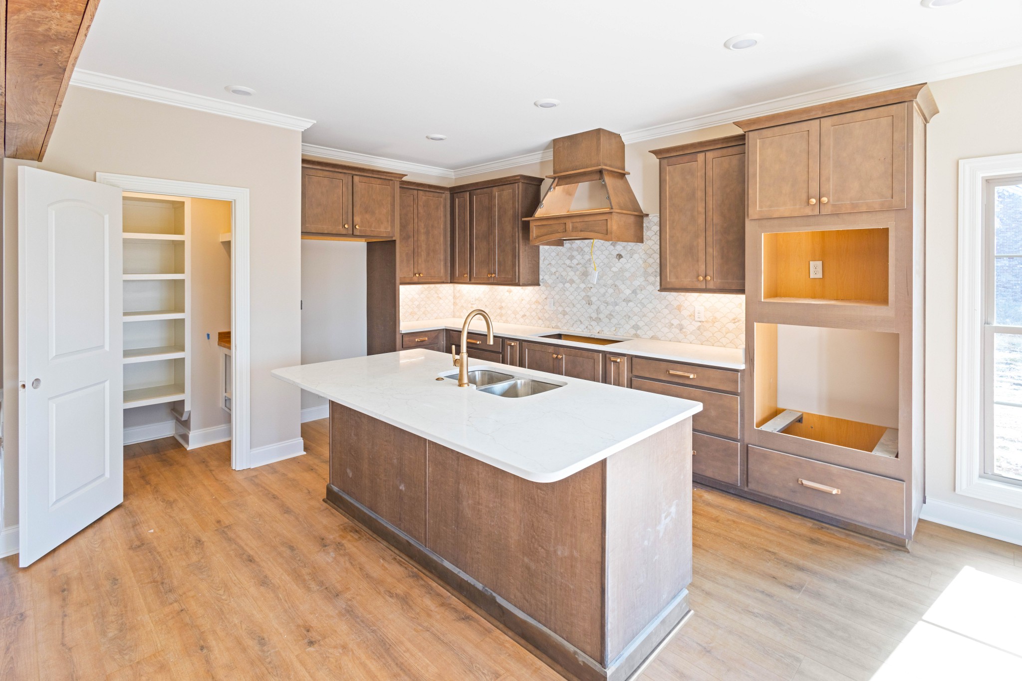 5552 Sinclair Street Murfreesboro, TN 37127 - Photo 4 of 18 a kitchen with a sink and a refrigerator