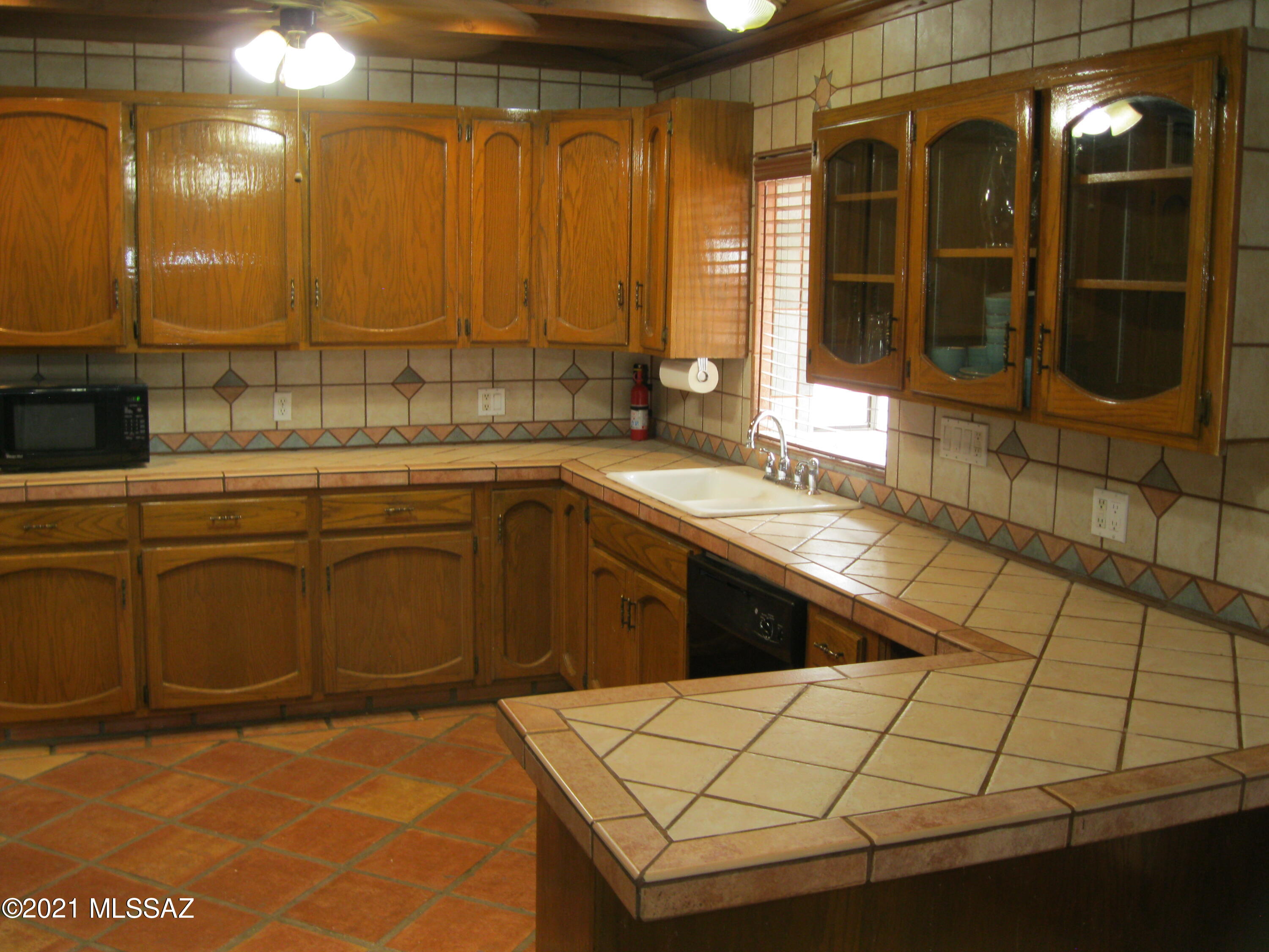 1304 East Lind Road Tucson, AZ 85719 - Photo 3 of 15 Gallery Image 3