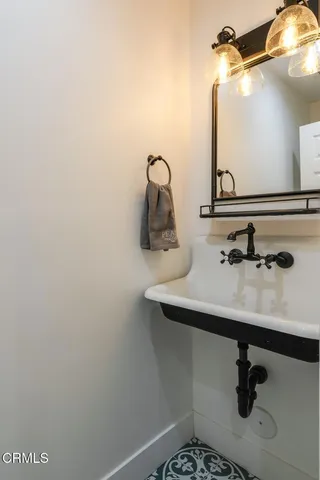 $12,000 | 4703 Oakwood Avenue, La Canada Flintridge, CA 91011