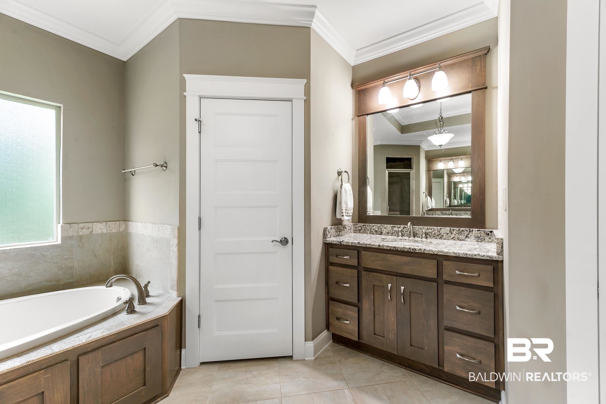 7697 Raegan Lane Daphne, AL 36527 - Photo 17 of 35 Owners Bath