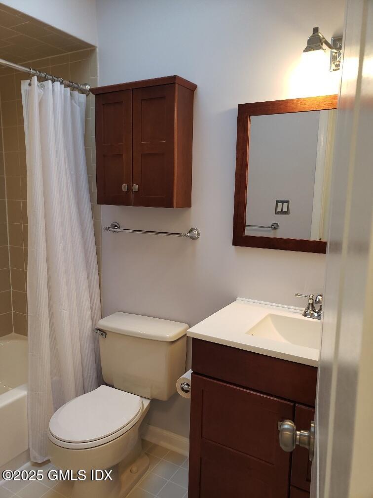 144 Pine Street, Unit C Greenwich, CT 06830 - Photo 11 of 16 Bath 2nd Floor