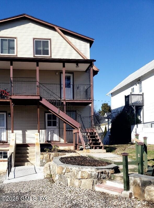 144 Pine Street, Unit C Greenwich, CT 06830 - Photo 2 of 16 144 pine C RearEntry