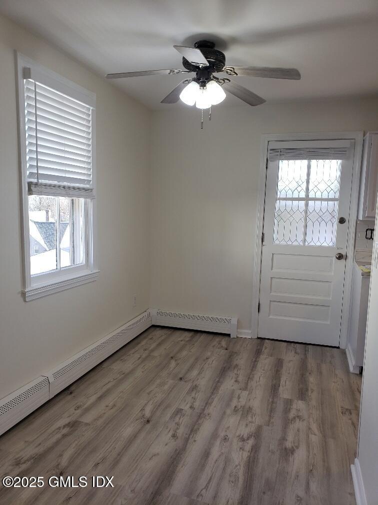 144 Pine Street, Unit C Greenwich, CT 06830 - Photo 3 of 16 Entry/dining nook