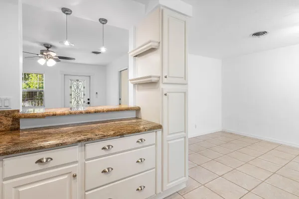 $3,800 | 2100 Northeast 4th Avenue, Boca Raton, FL 33431