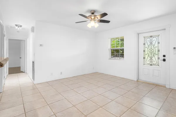 $3,800 | 2100 Northeast 4th Avenue, Boca Raton, FL 33431