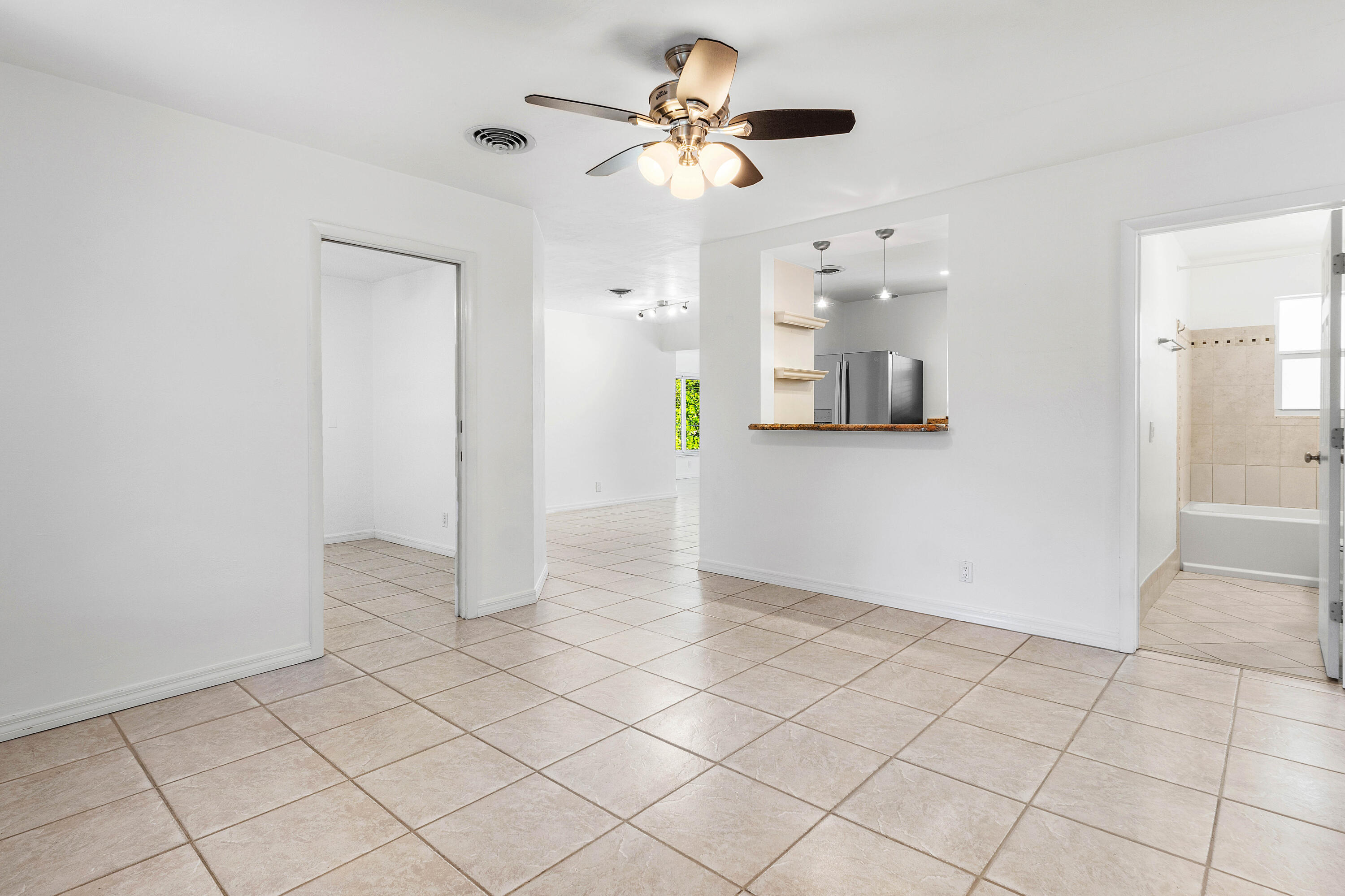 2100 Northeast 4th Avenue Boca Raton, FL 33431 - Photo 13 of 30 015-2100Northeast4thAvenue-BocaRaton-FL-