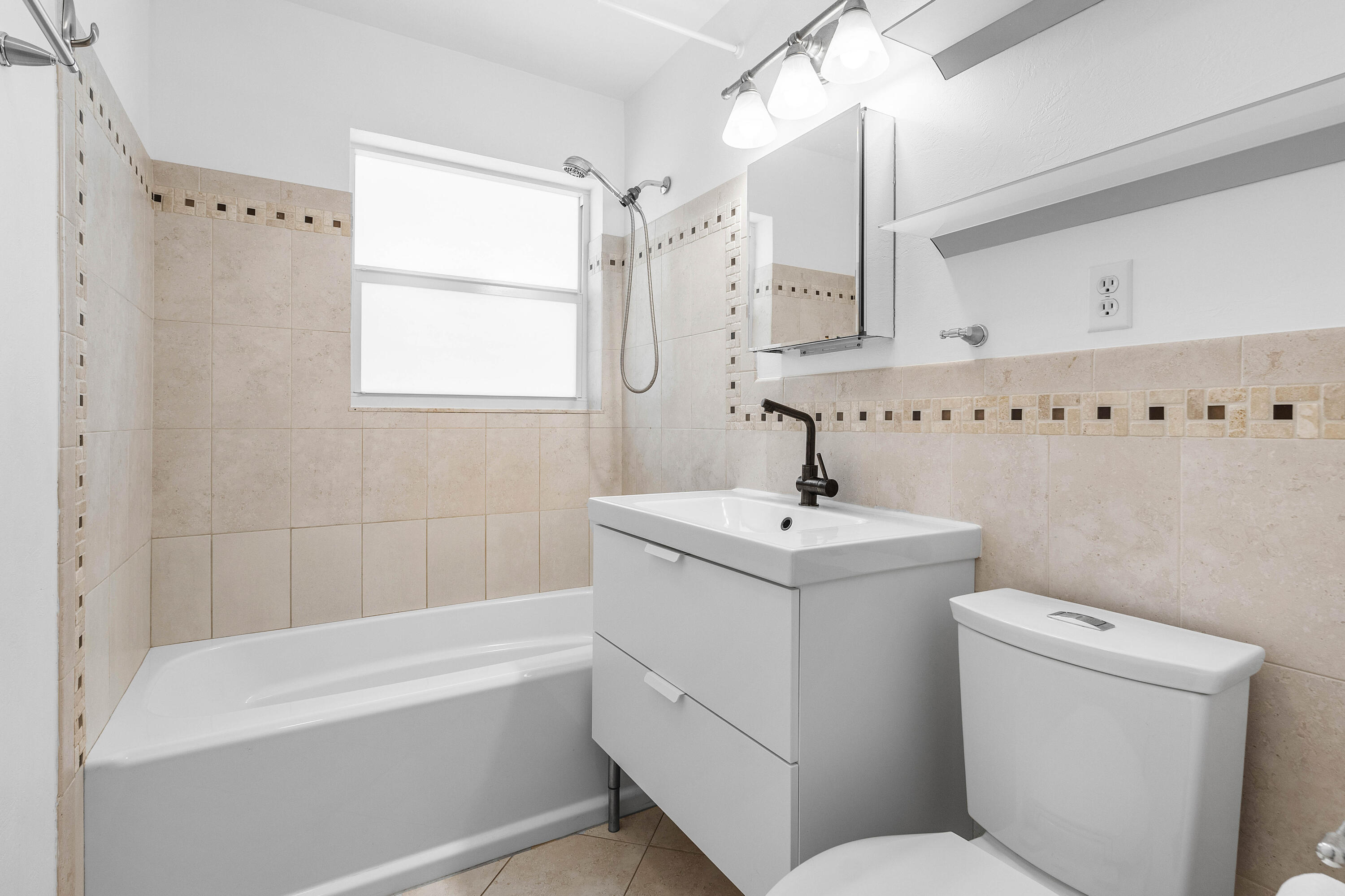 2100 Northeast 4th Avenue Boca Raton, FL 33431 - Photo 16 of 30 018-2100Northeast4thAvenue-BocaRaton-FL-