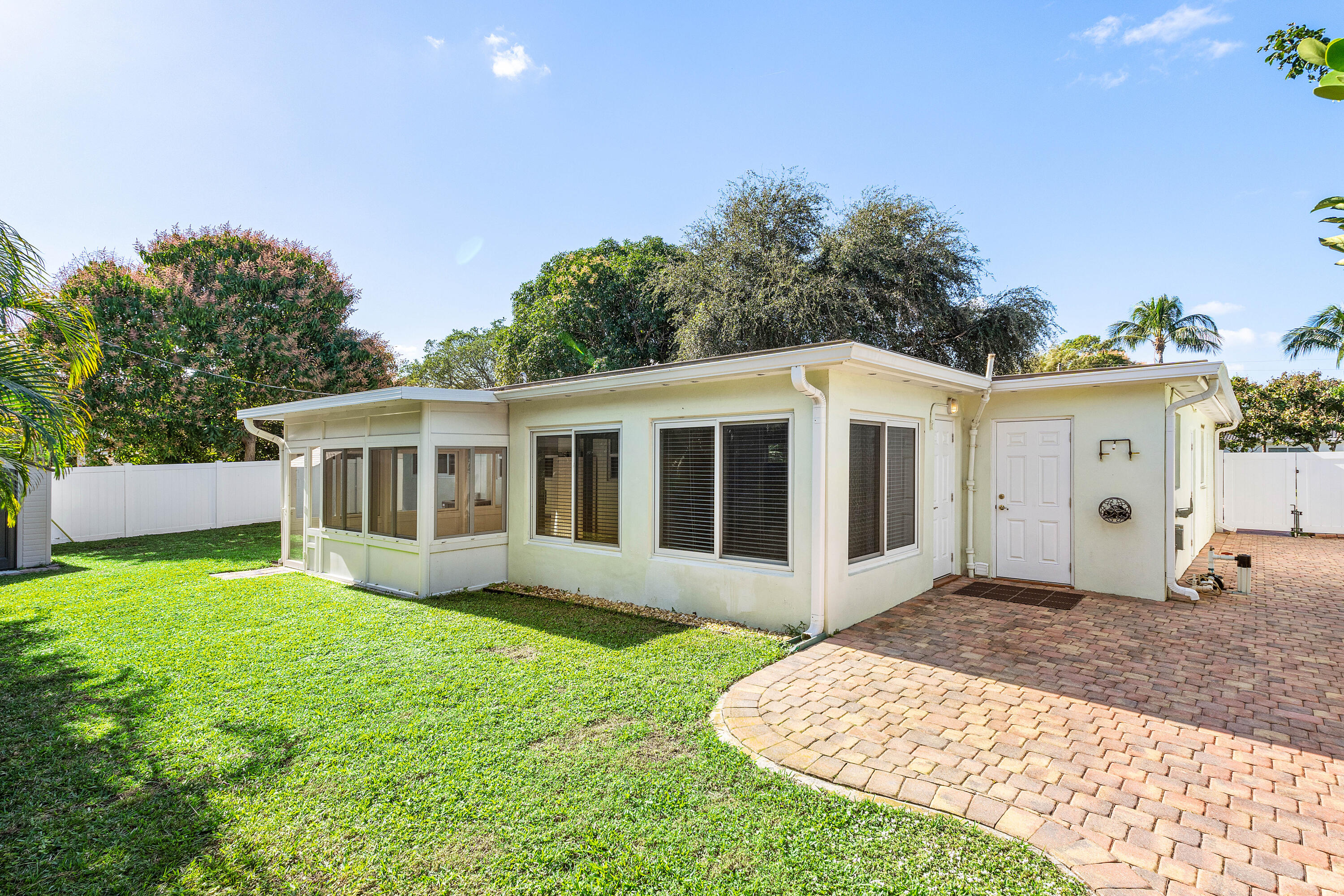 2100 Northeast 4th Avenue Boca Raton, FL 33431 - Photo 27 of 30 029-2100Northeast4thAvenue-BocaRaton-FL-