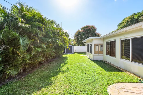 $3,800 | 2100 Northeast 4th Avenue, Boca Raton, FL 33431