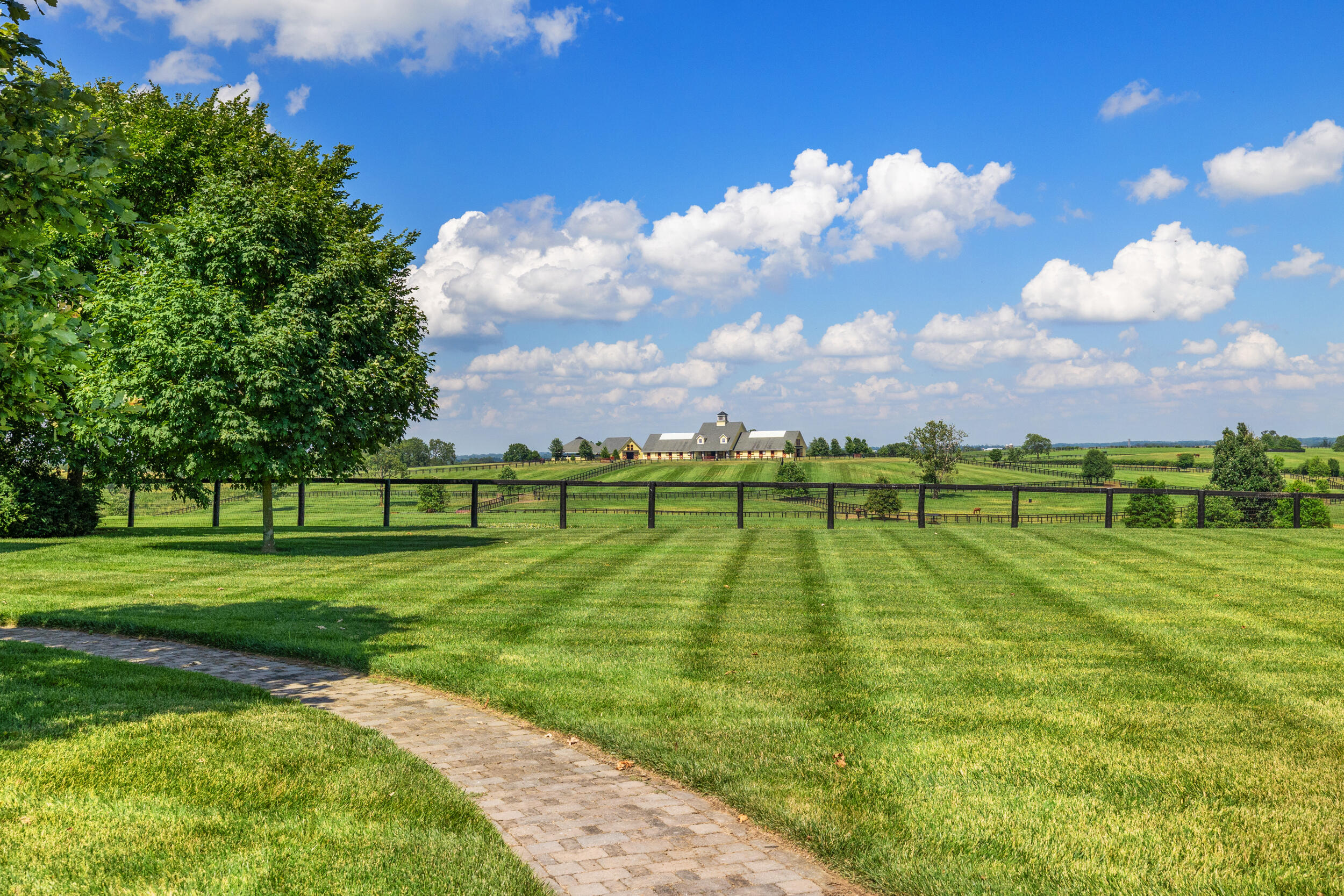 1651 Winchester Road Paris, KY 40361 - Photo 35 of 120 pend7154