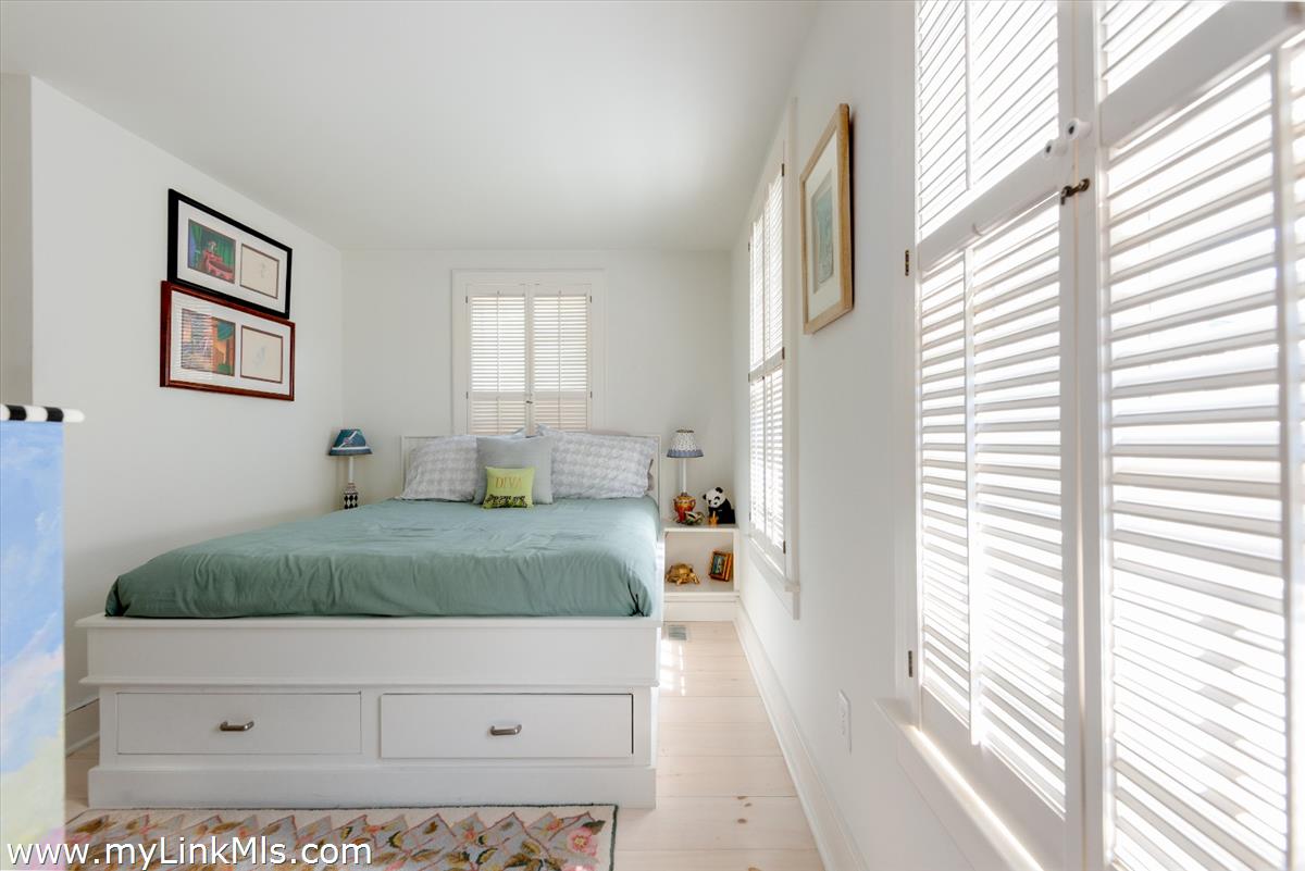 4 Crown Court Nantucket, MA 02554 - Photo 17 of 66