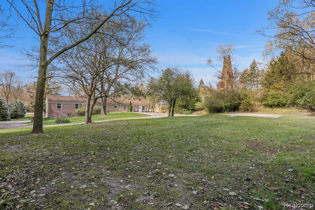 25304 Farmington Road Farmington Hills, MI 48336 - Photo 53 of 62