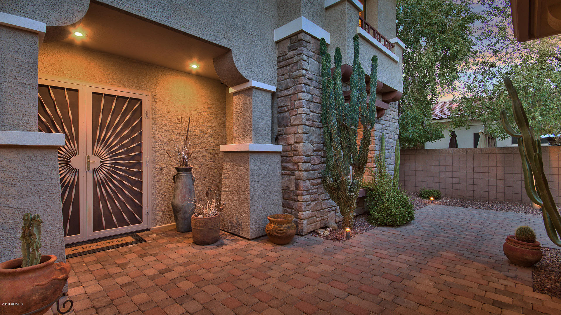 528 East Joseph Way Gilbert, AZ 85295 - Photo 6 of 72 06