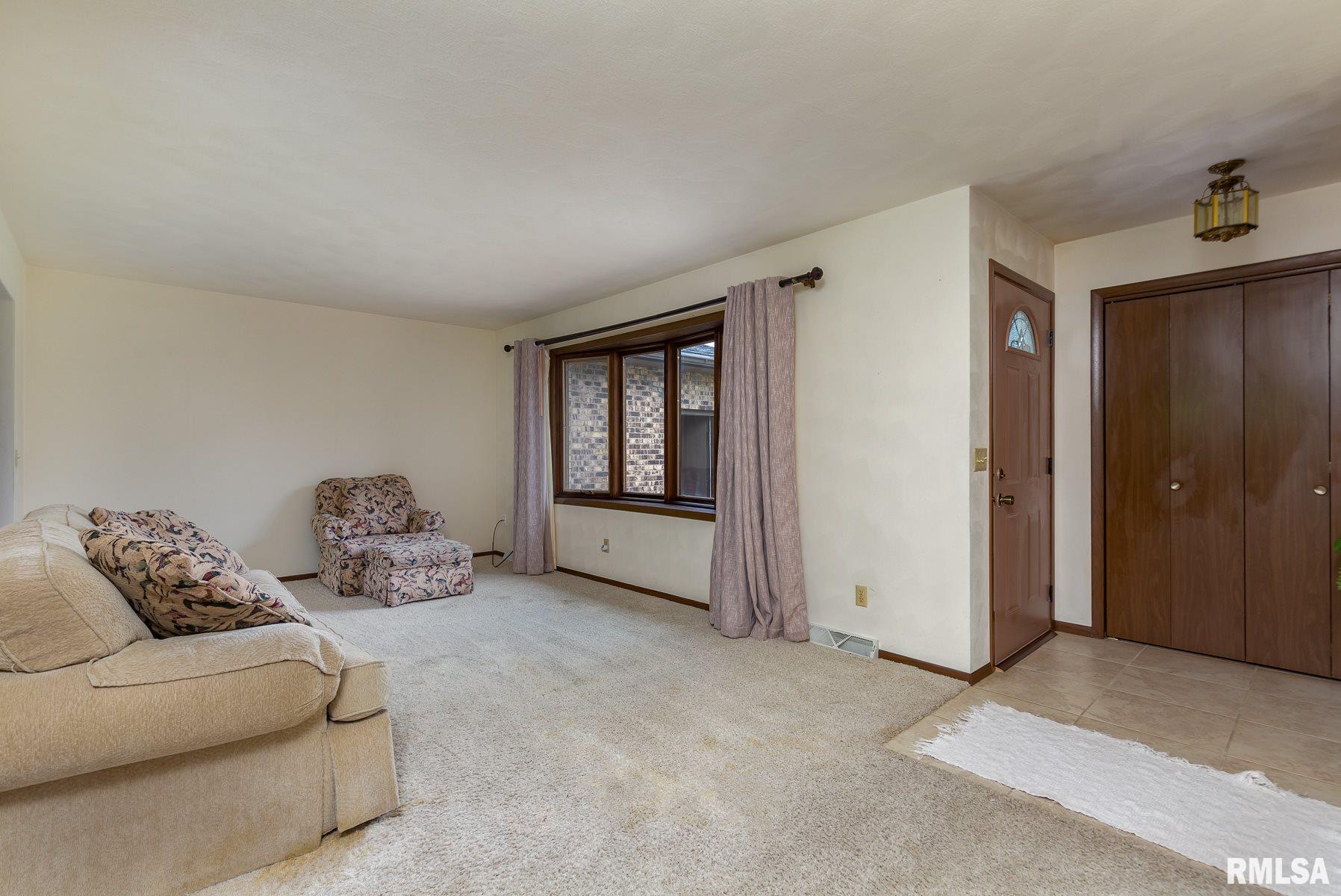 9129 141st Street West Taylor Ridge, IL 61284 - Photo 7 of 16