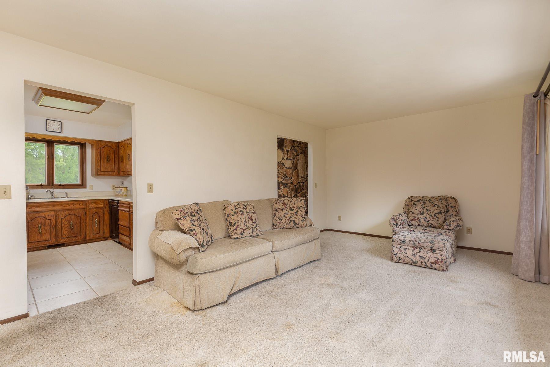 9129 141st Street West Taylor Ridge, IL 61284 - Photo 8 of 16