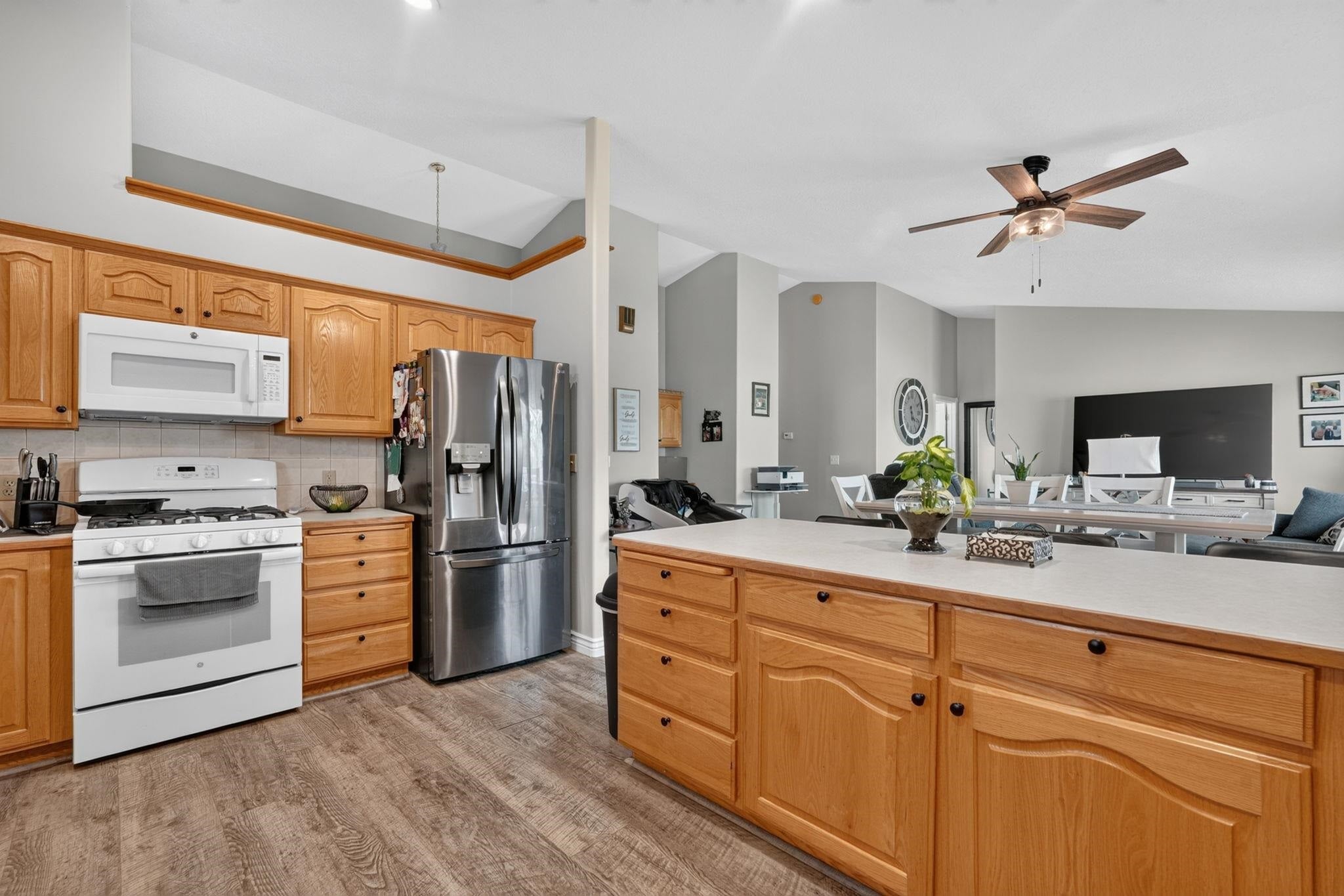 2908 Sunbeam Road, Unit R American Falls, ID 83211 - Photo 3 of 37 Gallery Image 3