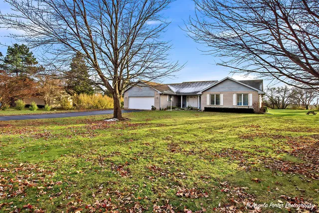 $374,500 | 23209 Cals Court, Harvard, IL 60033