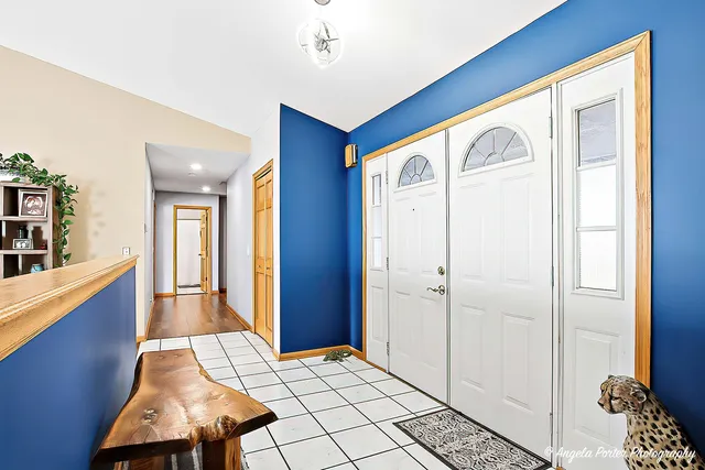 $374,500 | 23209 Cals Court, Harvard, IL 60033