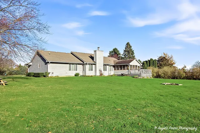 $374,500 | 23209 Cals Court, Harvard, IL 60033