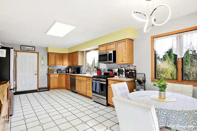 $374,500 | 23209 Cals Court, Harvard, IL 60033