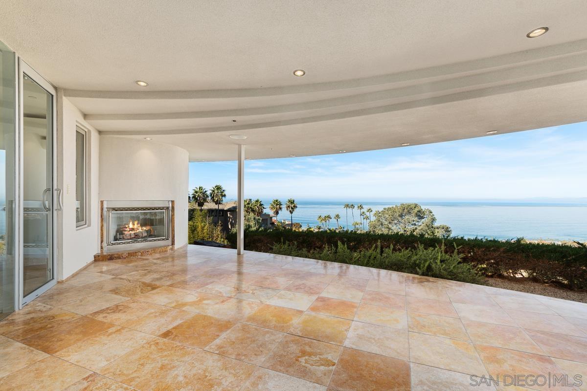 7455 Hillside Drive La Jolla, CA 92037 - Photo 25 of 33 a view of a terrace